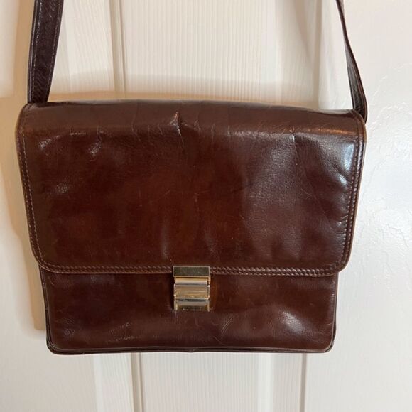 Bottega Venetta Leather Made in Italy‎ Purse. EXCELLENT Condition.
